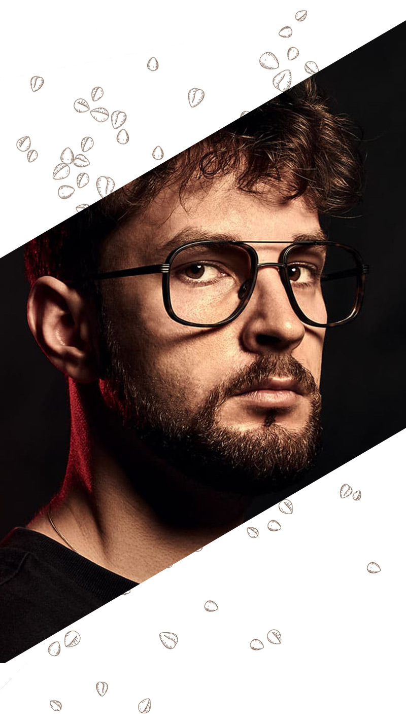 Herrenbrillen aus der Manufaktur von Dieter Funk versprühen expressives Design. Ihr Optiker in Gütersloh - Brillen Bussemass